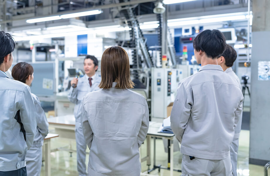 研修を受ける社員たち
