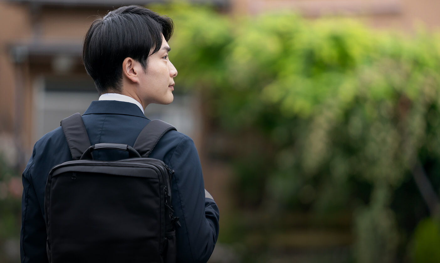 求職中の若い男性